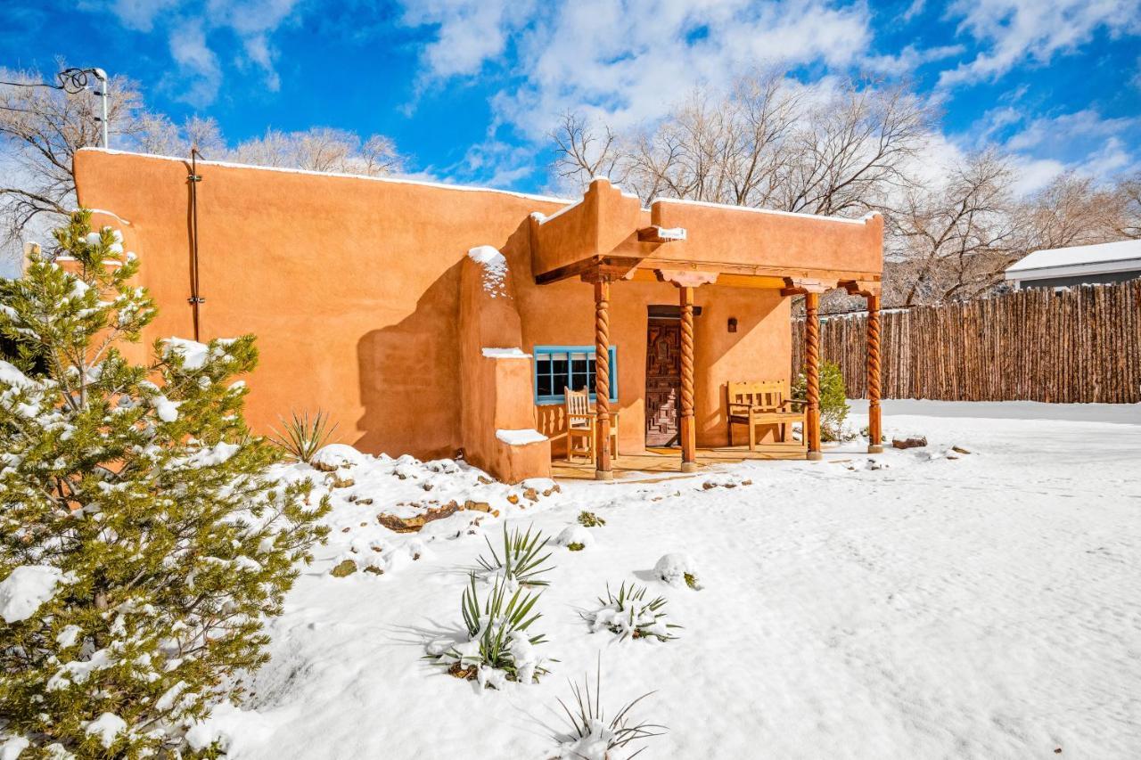 Pueblo Revival Villa Taos Exterior photo